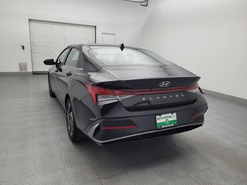 Abyss Black 2025 Hyundai ELANTRA SEL
