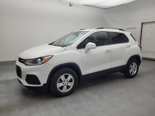 Summit White 2019 Chevrolet Trax LT