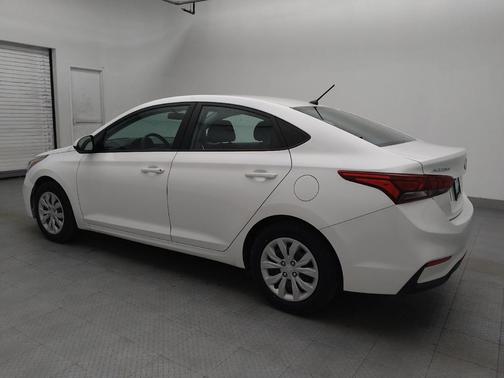 Frost White Pearl 2021 Hyundai Accent SE