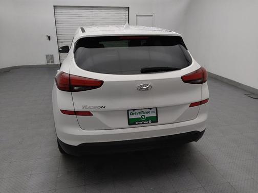 Dazzling White 2019 Hyundai TUCSON SE