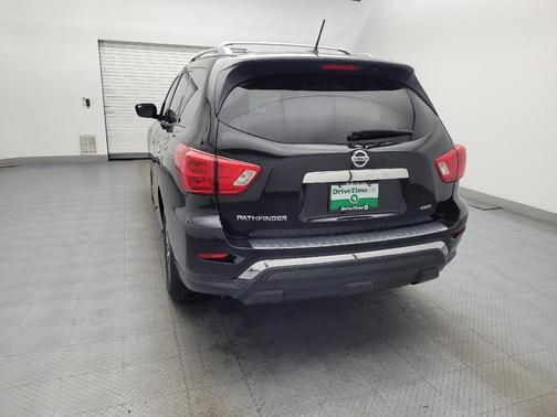 2017 Nissan Pathfinder S