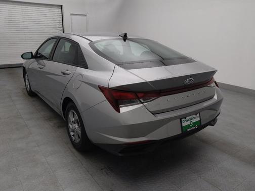 2021 Hyundai ELANTRA SE