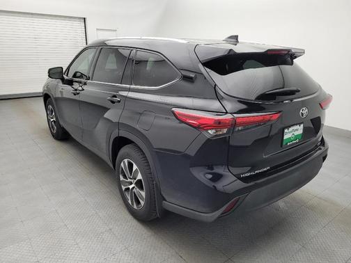 Midnight Black Metallic 2021 Toyota Highlander XLE