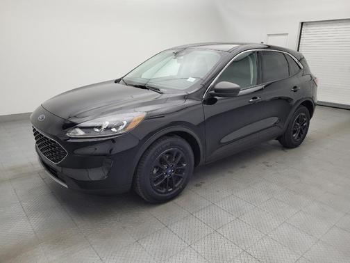 Agate Black Metallic 2022 Ford Escape SE