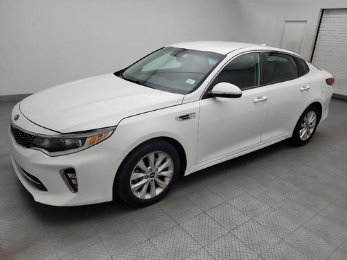 Snow White Pearl 2018 Kia Optima S
