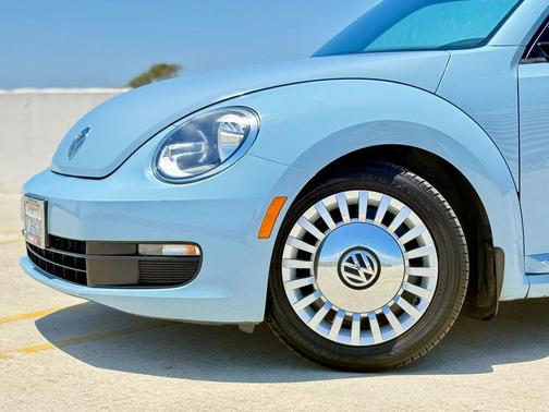 Blue 2014 Volkswagen Beetle 1.8T