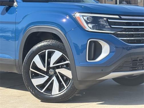 2025 Volkswagen Atlas 2.0T SE w/ Technology