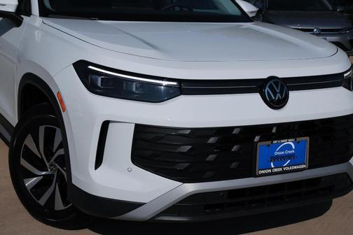 Pure White 2025 Volkswagen Tiguan 2.0T S