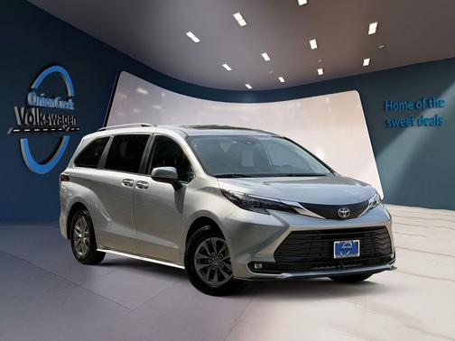 Celestial Silver Metallic 2025 Toyota Sienna XLE