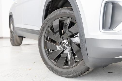 2024 Volkswagen Atlas 2.0T SE w/ Technology