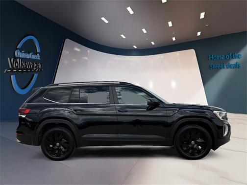 2024 Volkswagen Atlas 2.0T SE w/ Technology
