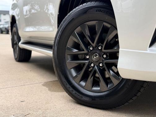 Starfire Pearl 2020 Lexus GX 460 Premium