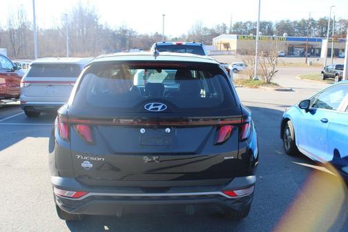 2023 Hyundai TUCSON SE