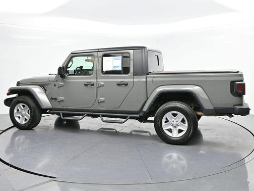 2022 Jeep Gladiator Sport S