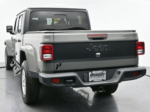 2022 Jeep Gladiator Sport S