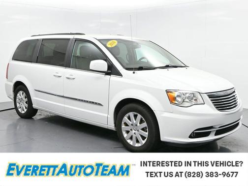 2016 Chrysler Town & Country Touring