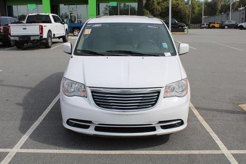 2016 Chrysler Town & Country Touring