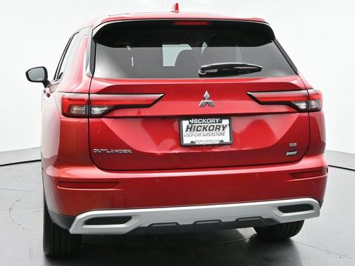 Alloy Silver Metallic 2023 Mitsubishi Outlander SE 2.5 2WD