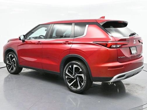 Alloy Silver Metallic 2023 Mitsubishi Outlander SE 2.5 2WD