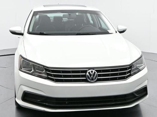 2018 Volkswagen Passat 2.0T SE