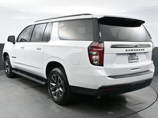 2022 Chevrolet Suburban 4WD Z71