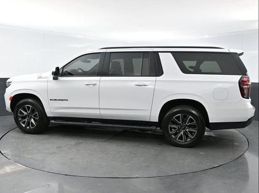 2022 Chevrolet Suburban 4WD Z71