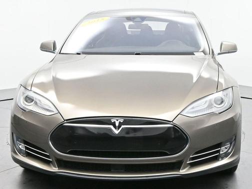 2015 Tesla Model S 85