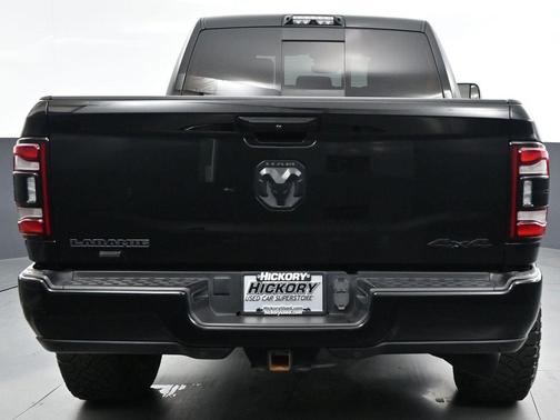 Diamond Black Crystal Pearlcoat 2019 RAM 3500 Laramie Crew Cab 4x4 6'4' Box