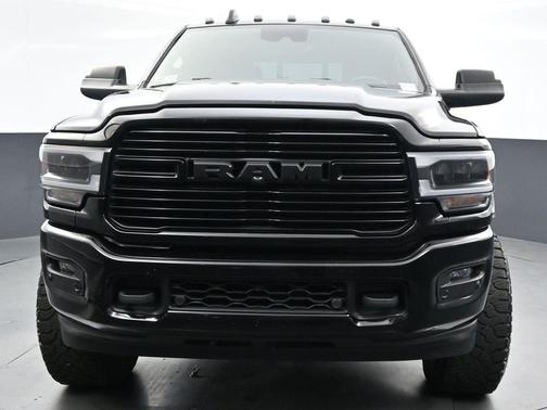 Diamond Black Crystal Pearlcoat 2019 RAM 3500 Laramie Crew Cab 4x4 6'4' Box