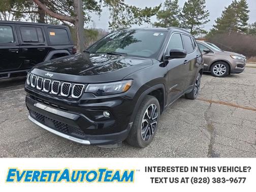 Diamond Black Crystal Pearlcoat 2023 Jeep Compass Limited