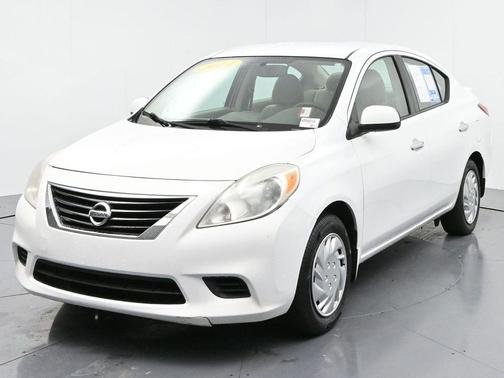 2014 Nissan Versa 1.6 SV