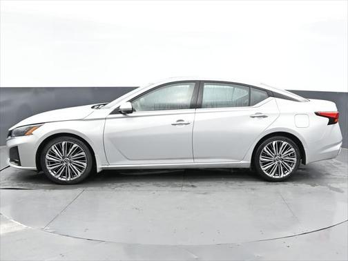 2024 Nissan Altima 2.5 SL