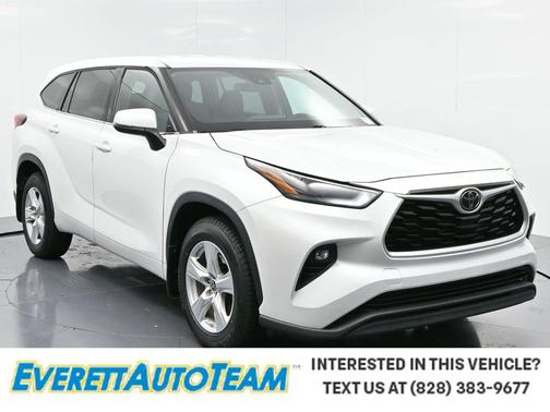 2022 Toyota Highlander LE