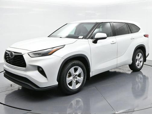 2022 Toyota Highlander LE
