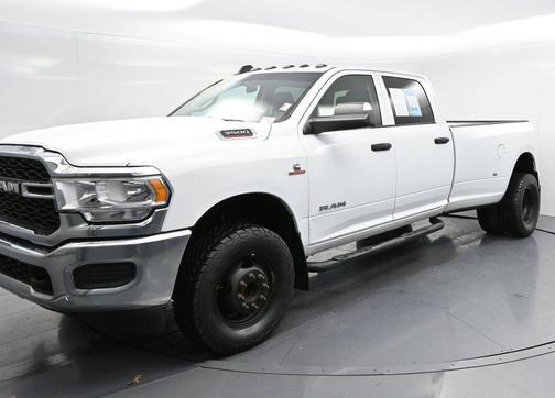 2020 RAM 3500 Tradesman Crew Cab 4x4 8' Box