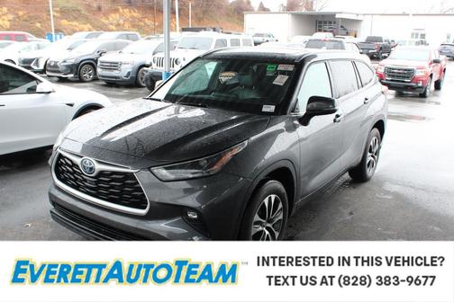 2022 Toyota Highlander Hybrid XLE