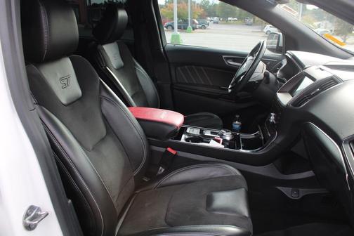 2020 Ford Edge ST