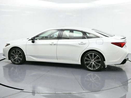2019 Toyota Avalon XSE