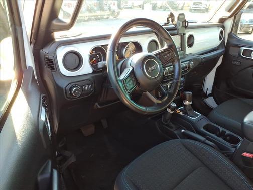 2021 Jeep Wrangler Islander 4x4