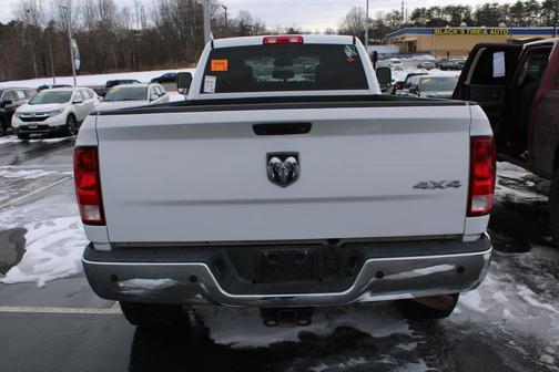 2017 RAM 2500 Tradesman Crew Cab 4x4 8' Box