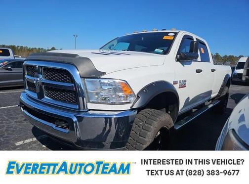 2017 RAM 2500 Tradesman Crew Cab 4x4 8' Box