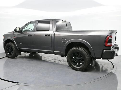 2020 RAM 2500 Laramie Crew Cab 4x4 6'4' Box