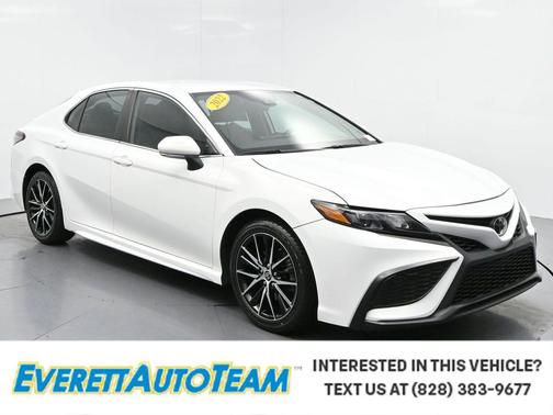 White 2022 Toyota Camry SE