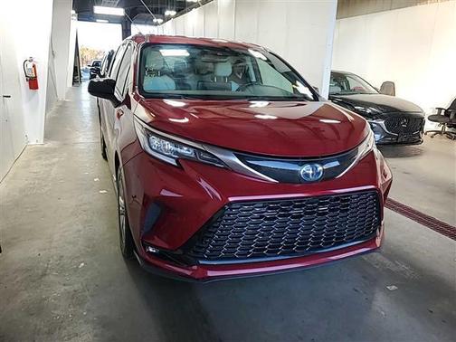 2021 Toyota Sienna XSE 7 Passenger