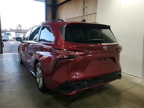2021 Toyota Sienna XSE 7 Passenger