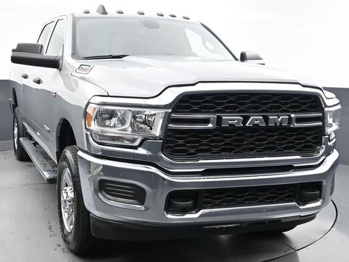 2022 RAM 2500 Tradesman Crew Cab 4x4 6'4' Box