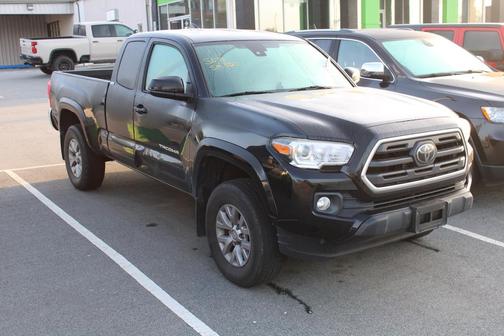 Midnight Black Metallic 2019 Toyota Tacoma SR5