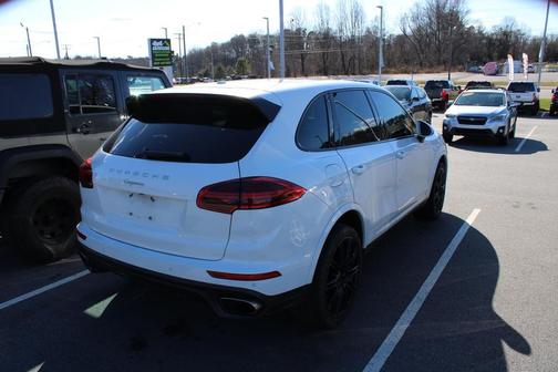 2017 Porsche Cayenne Platinum Edition