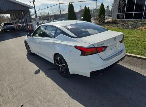 2023 Nissan Altima SR FWD