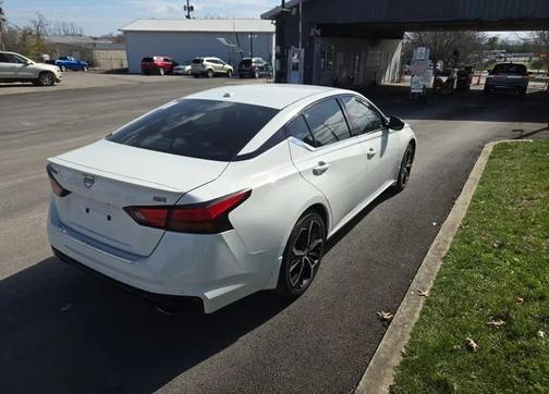 2023 Nissan Altima SR FWD